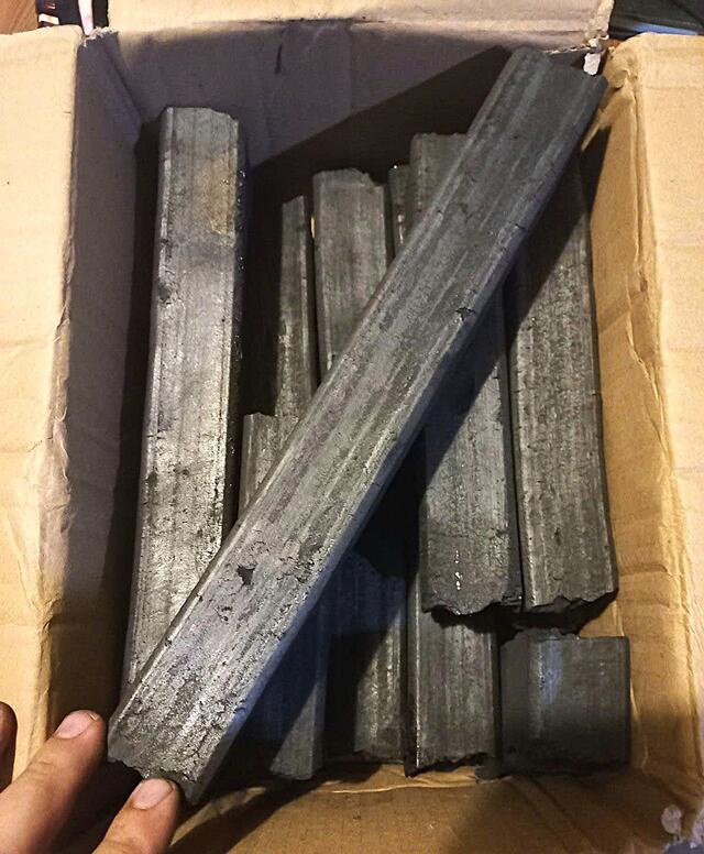 HARD WOOD SAWDUST BRIQUETTE CHARCOAL 