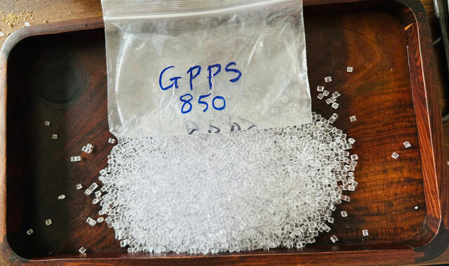 Primary Plastic Beads 