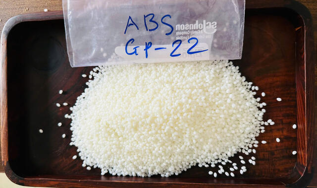 Primary Plastic Beads 